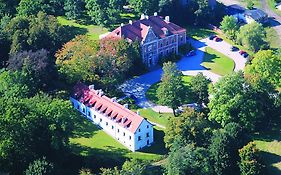 Lezno Palace