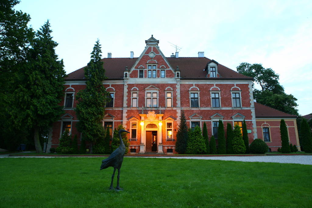 Lezno Palace Exterior photo