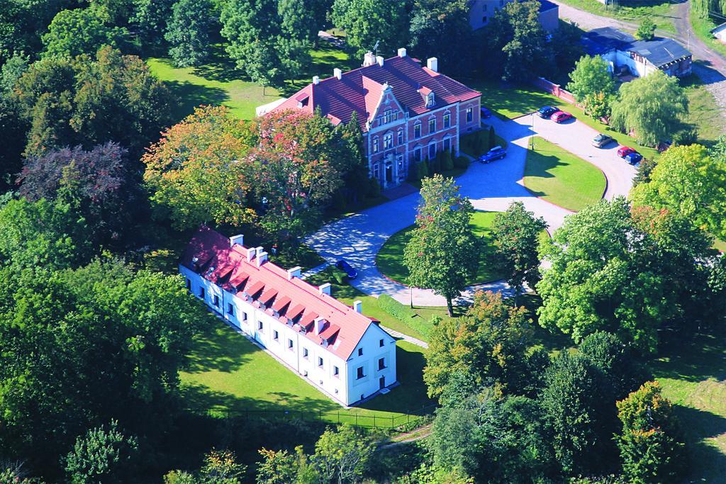 Lezno Palace Exterior photo